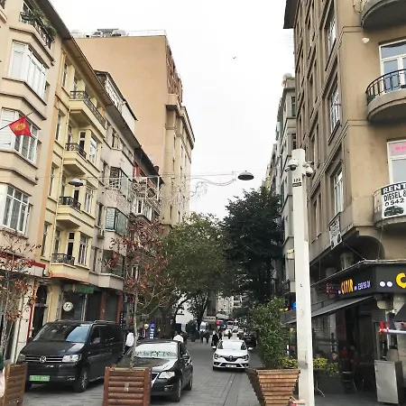 My Fabulous Trendy In Taksim Square * イスタンブール